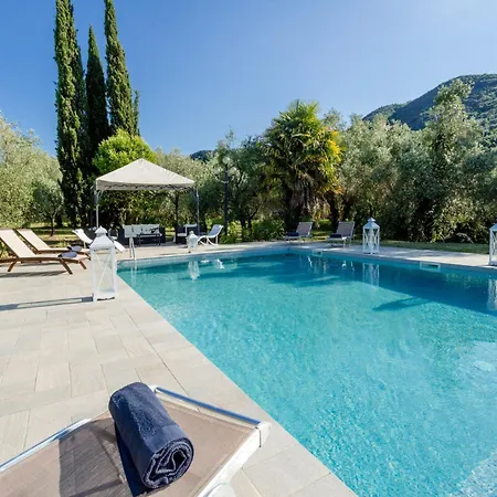 빌라 With Pool In The Vineyards In Lucca Sant'Anna (Tuscany)