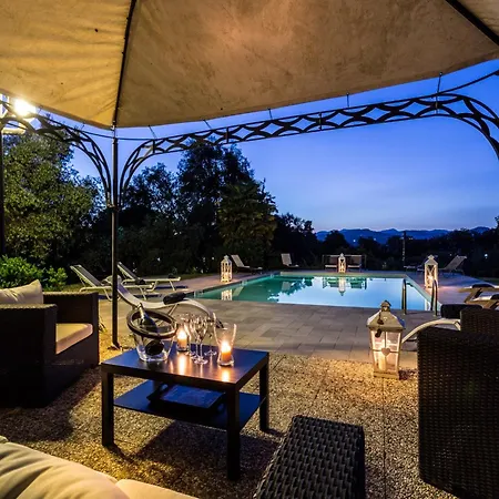 빌라 With Pool In The Vineyards In Lucca Sant'Anna (Tuscany)